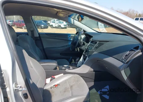 2013 Hyundai Sonata Se z USA, uszkodzony, nr VIN 5NPEC4AC9DH687307